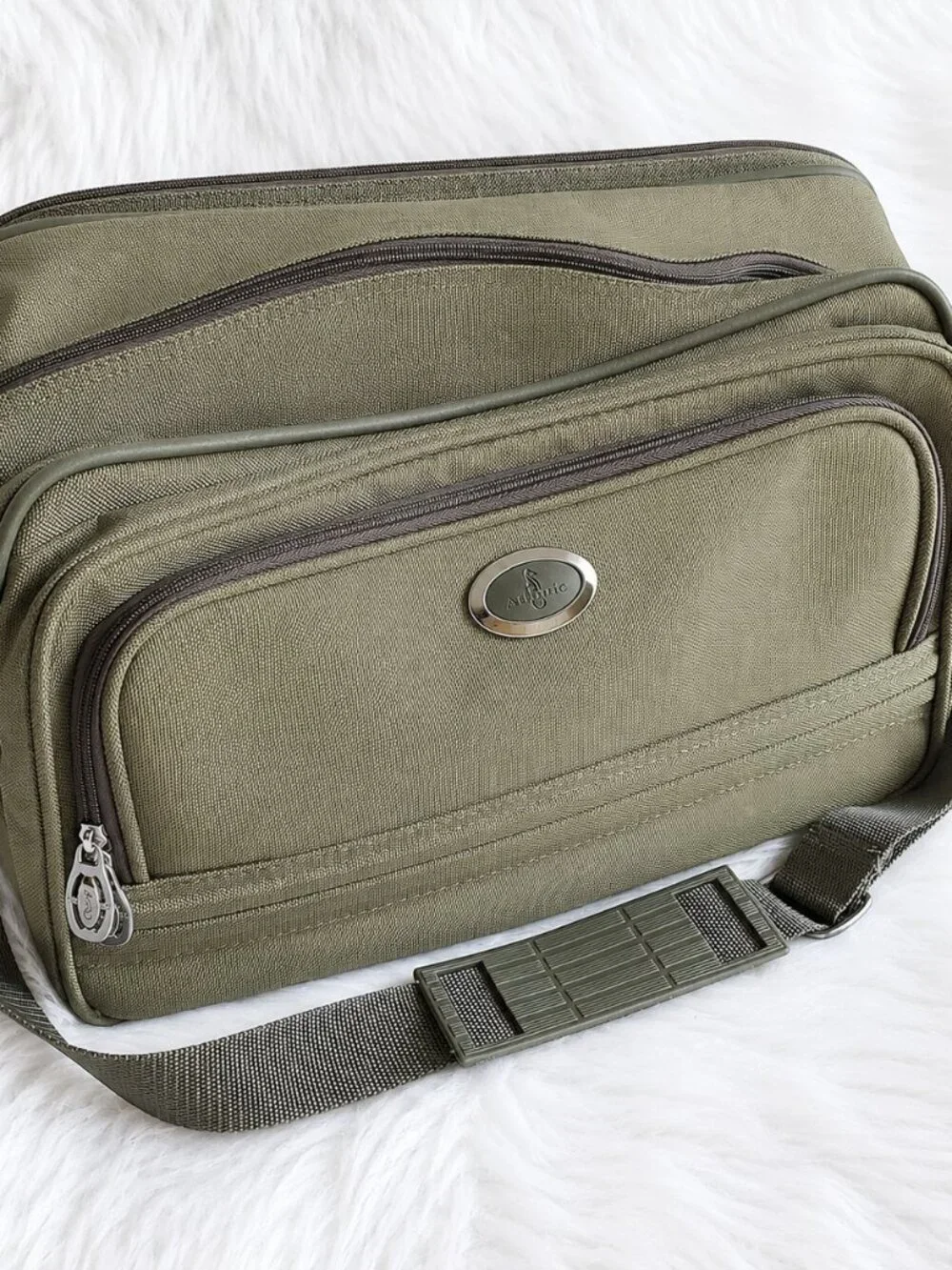 Atlantic Vintage Olive Green Traveler Garment Expandable Carry On Duffle Bag